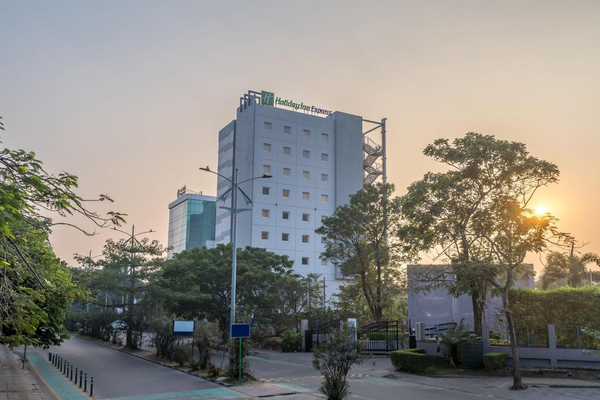 Holiday Inn Express Kolkata New Town By Ihg ภายนอก รูปภาพ